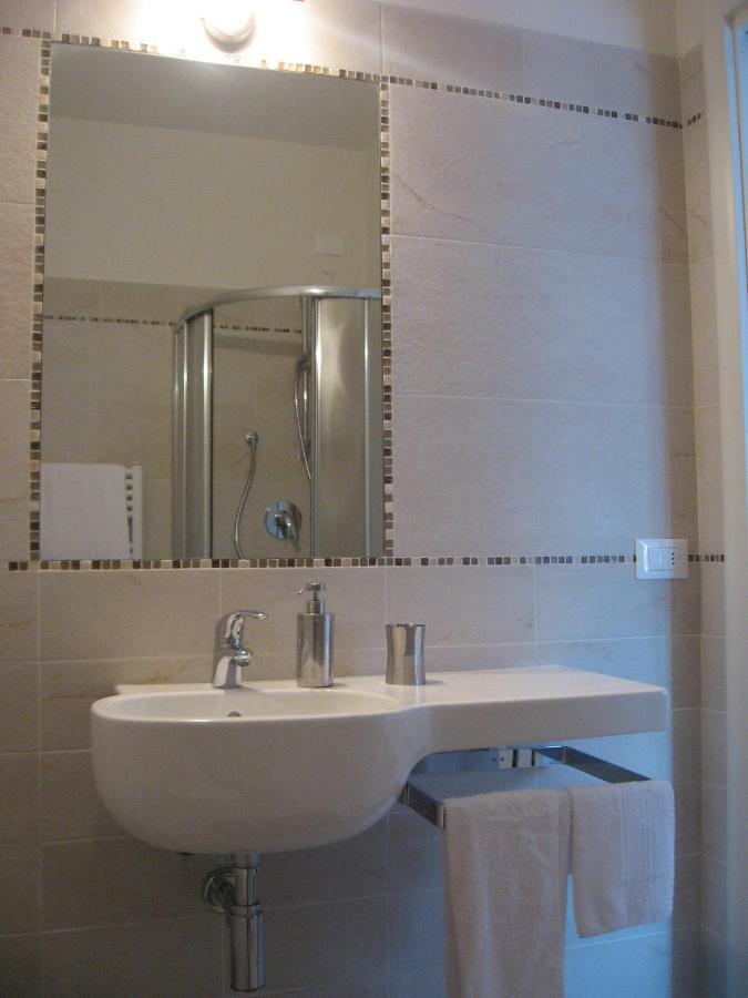 ديسينسانو ديل غاردا B&B Il Paiolo الغرفة الصورة